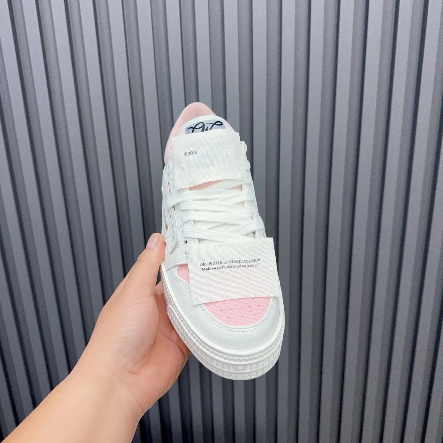 P760 OFF WHITE⚡️Couple model⚡️35-40 women’s model 39-46 men’s model
